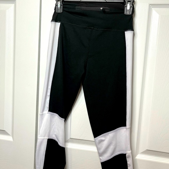 FASHION NOVA black and white legging set - Picture 6 of 7